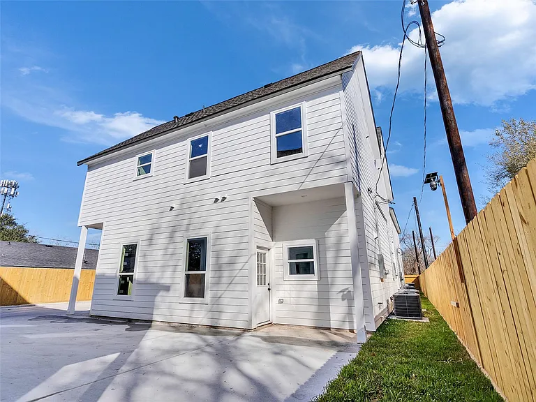 5128 Clover St #B — Photo 29