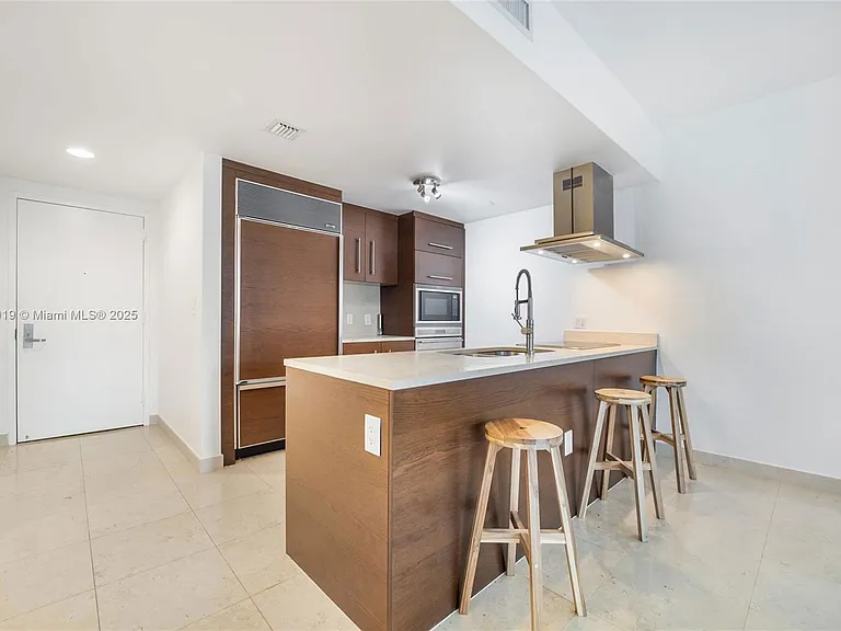 495 Brickell Ave — Photo 7