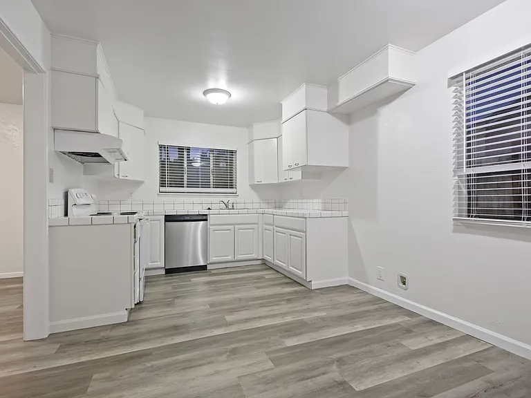 7719 Alexandria Pl — Photo 12