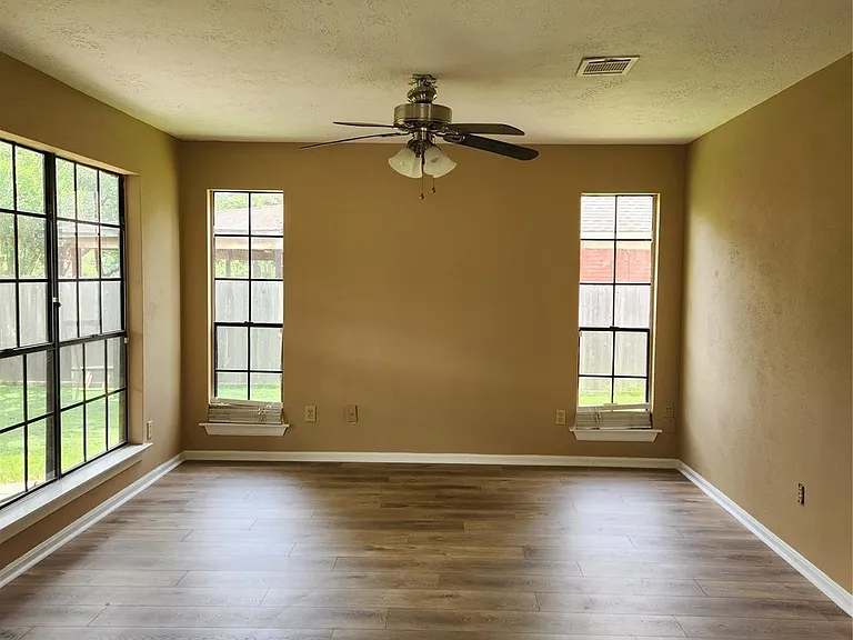 14562 Oak Chase Dr — Photo 9