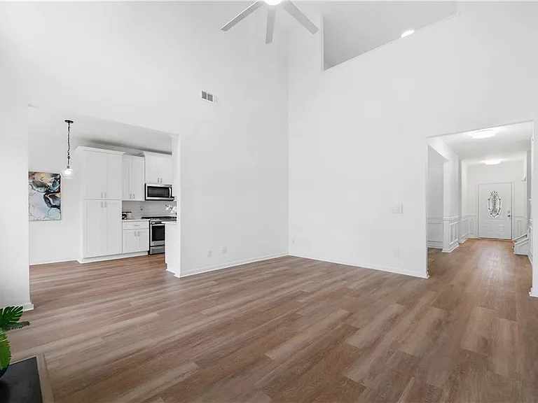 1055 Red Cedar Trl — Photo 5