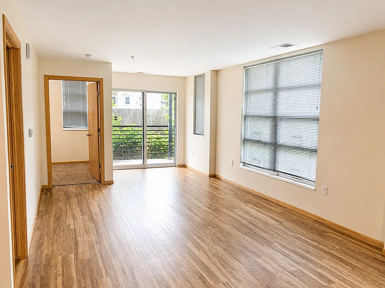 739 Williamson St — Photo 44