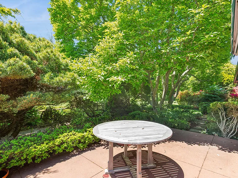 146 Westminster Rd — Photo 35