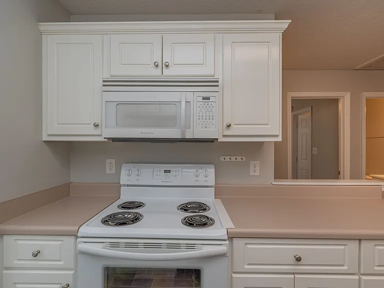 7010 Antilles Dr — Photo 9
