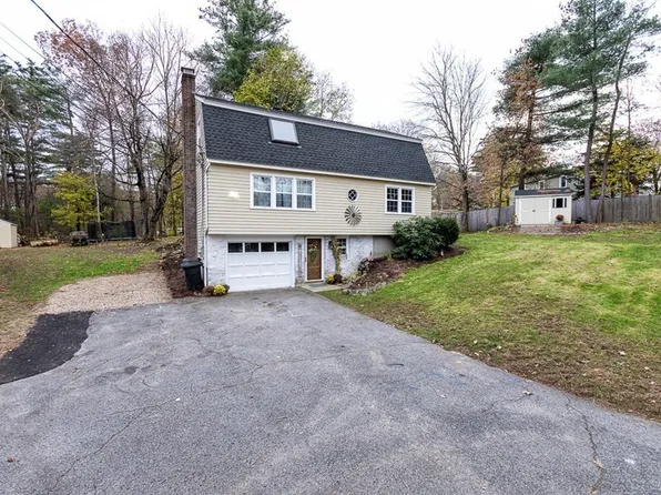 26 Long Hill Rd, Rowley, MA 01969