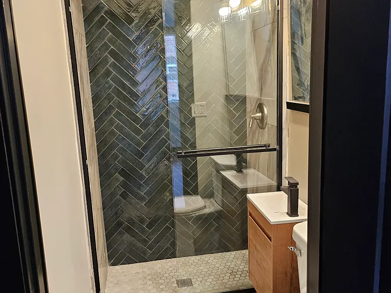 1107 N Sacramento Ave #2 — Photo 4