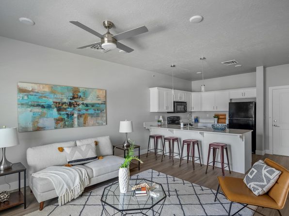 8035 S Fern Cir #208