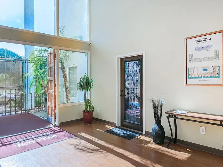 Villa Mesa Apartments — Photo 11