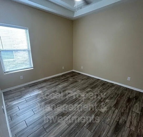 1008 W La Pointe Ave #3 — Photo 5