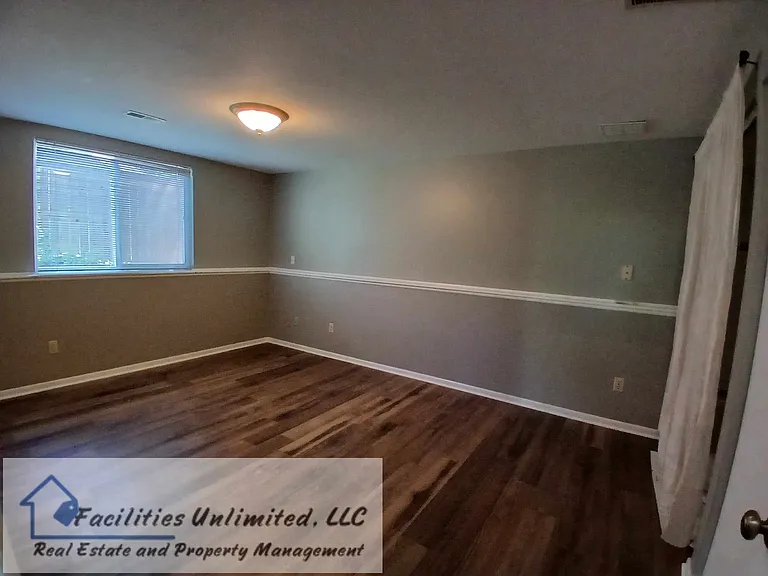 4515 Seaway Cir — Photo 19