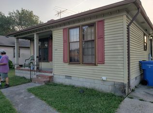 1612 Sparrow Rd, Chesapeake, VA 23325