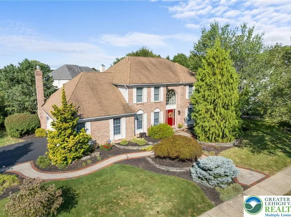 3303 Beaufort Dr, Bethlehem, PA 18017