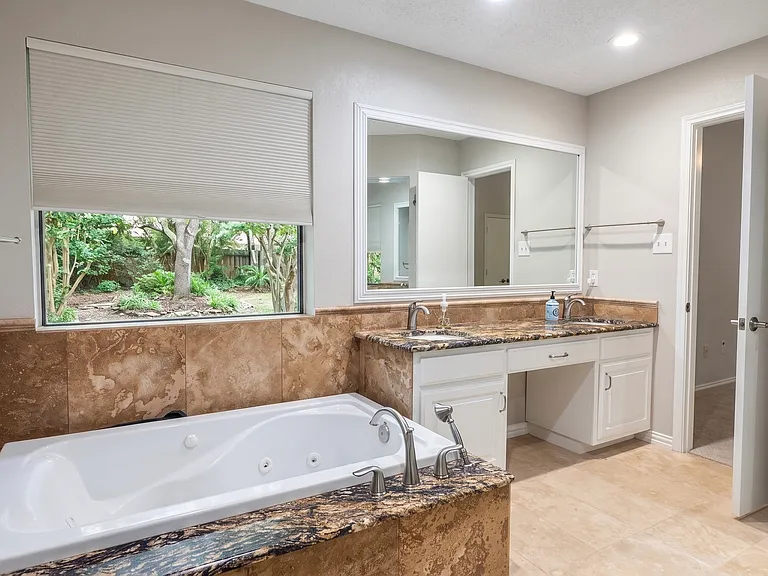 6606 Cliffwood Ct — Photo 17