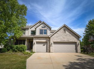 553 Ridgewood Dr, Antioch, IL 60002