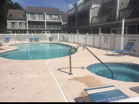 2nd image of 1851 Colony Dr APT 4C