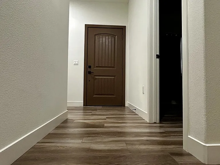 8425 Telegraph Rd — Photo 11