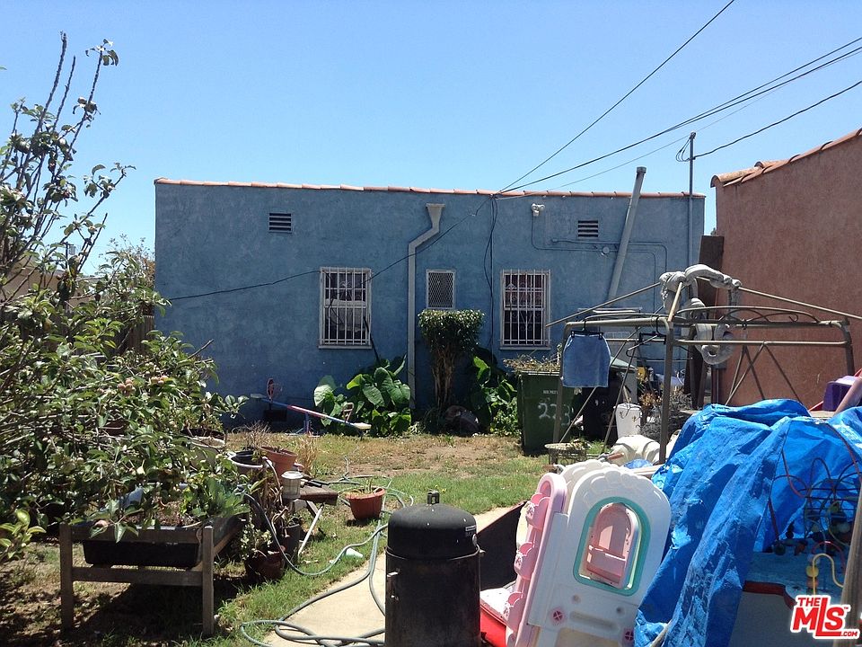 2nd image of 213 E 106th St