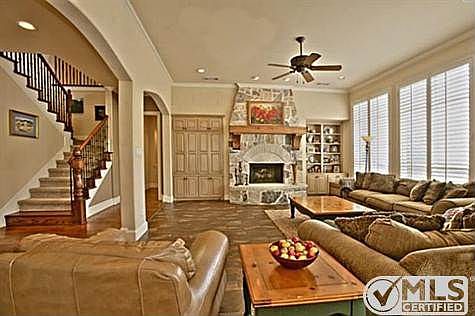 4th image of 2308 Beacon Hill Dr