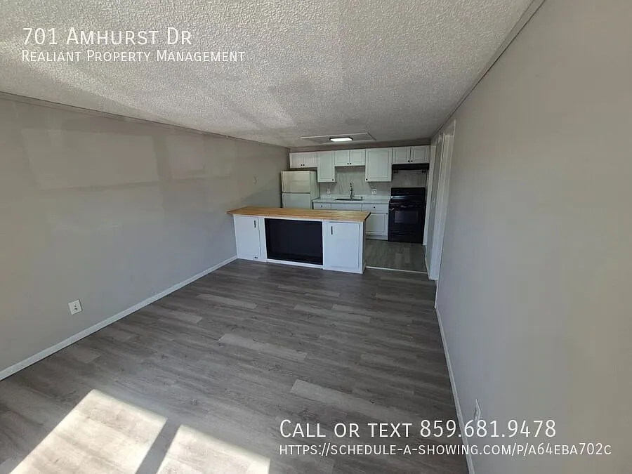 Building Photo - 701 Amhurst Dr