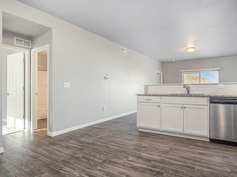 611 W Marion St #8 — Photo 11