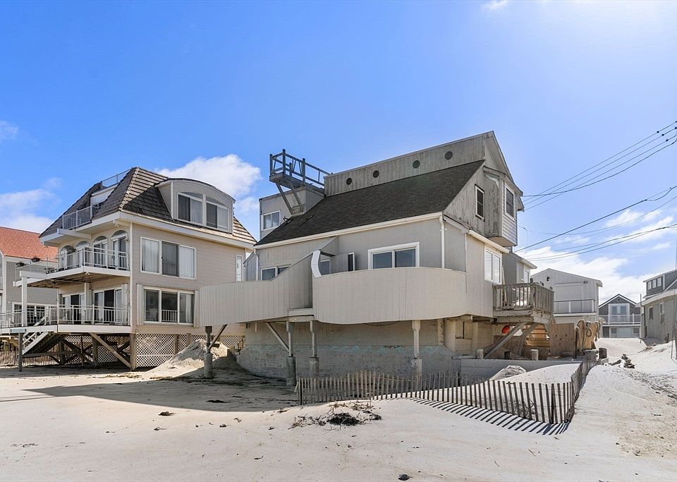 1st image of 131 G Taylor Ave