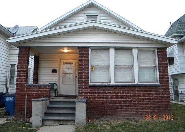 2nd image of 827 Mason St