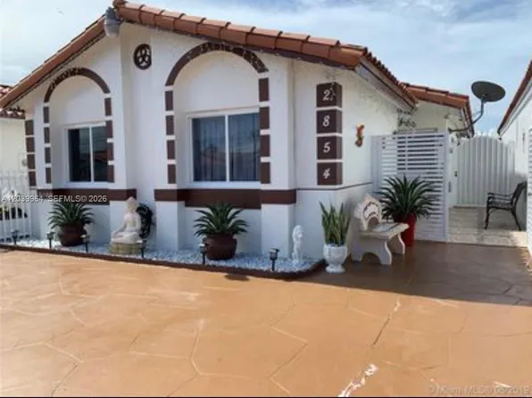 2854 W 75th Ter, Hialeah, FL 33018