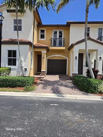 3 bed, 1718 sqft, $3,250 — Photo 2