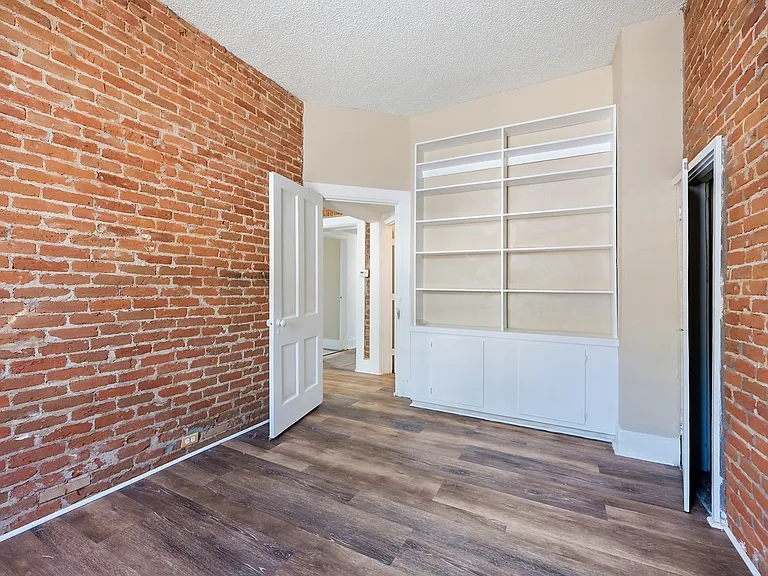 401 Rose St #2 — Photo 3