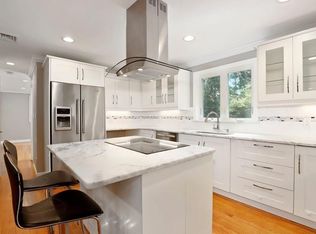 19 Red Barn Rd, Wayland, MA 01778