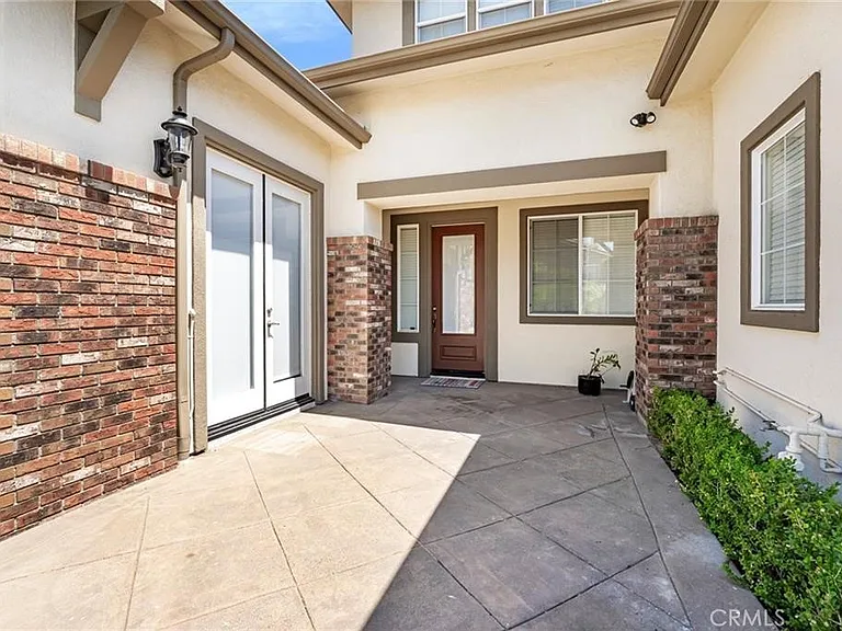 540 Boxcar Ln — Photo 2