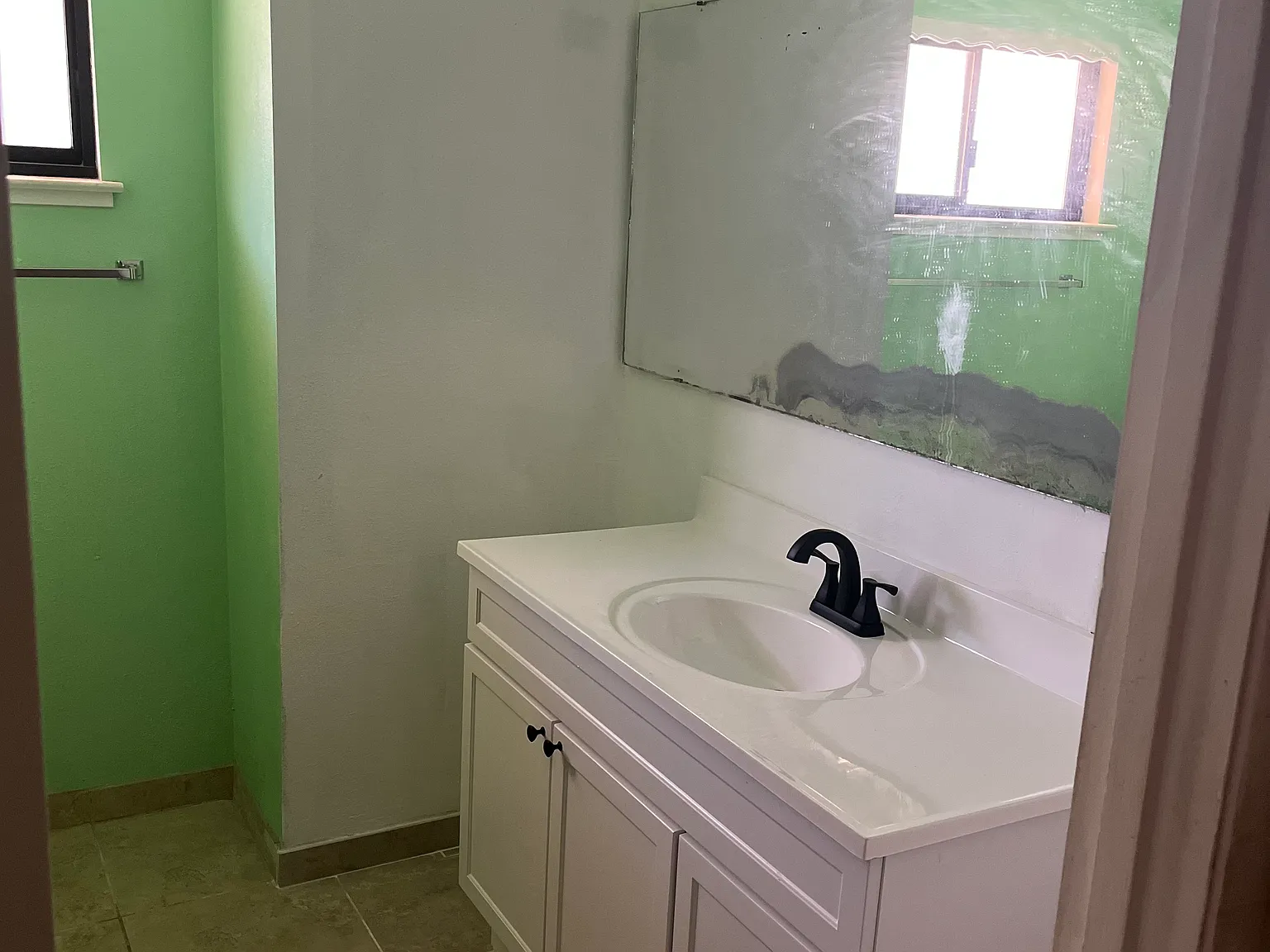 3 bed, 1400 sqft, $1,800 — Photo 4