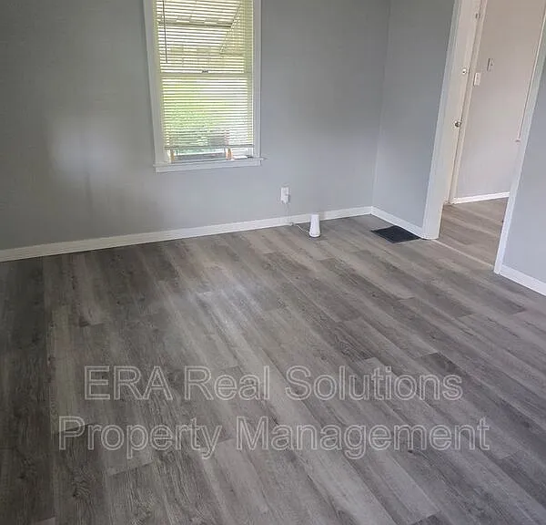 2236 Atwood Ter — Photo 3