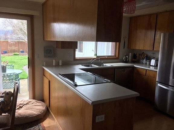 Kitchen and appliances