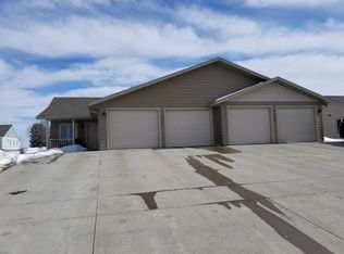 317 26th Ave, Sheldon, IA 51201