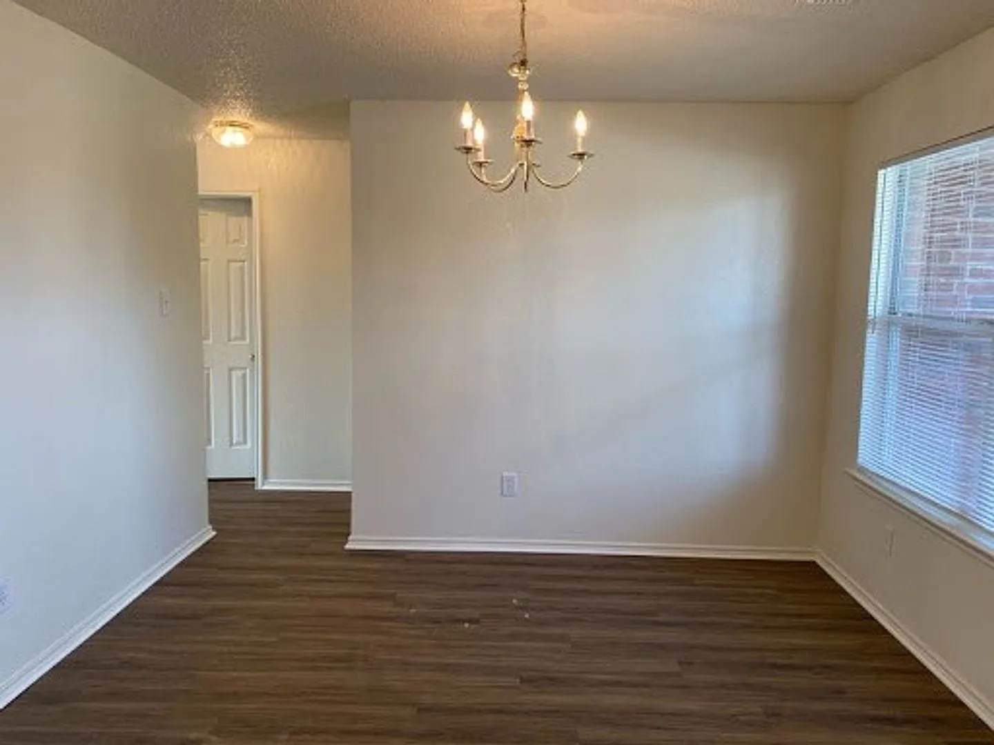 Beautiful 2 Story Home in Sendera Ranch — Photo 3