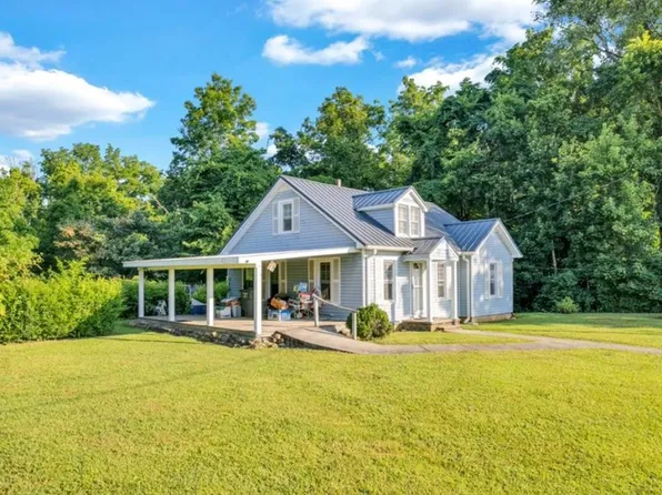 39 Mayberry St, Sparta, TN 38583