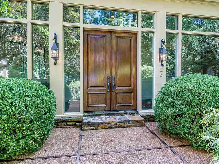 5711 Shady Grove Rd — Photo 4