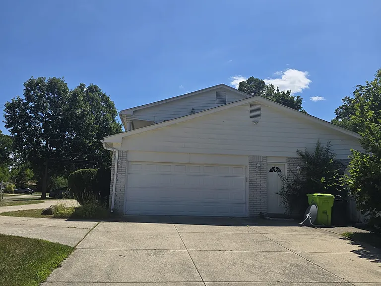 6924 Cottonwood Knl — Photo 2