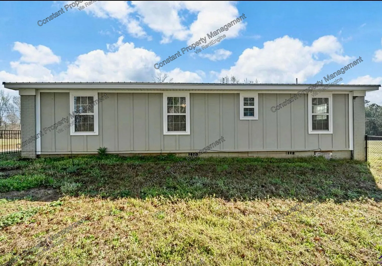 3 bed, 1.0 bath, 1247 sqft, $1,395 — Photo 4