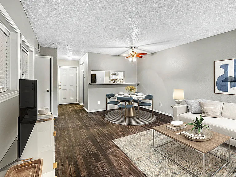 Westmoor Apartment Homes — Photo 32