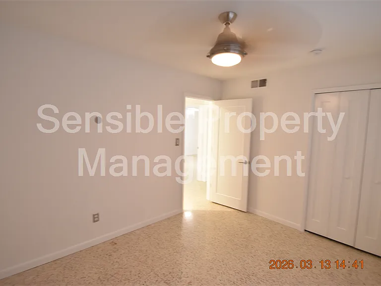 528 Suwanee Cir — Photo 26