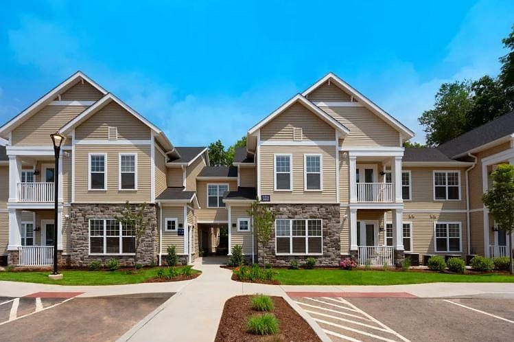 1st image of 150 Country Squire Dr #9fc38e8ba