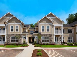 150 Country Squire Dr #400447620, Cromwell, CT 06416