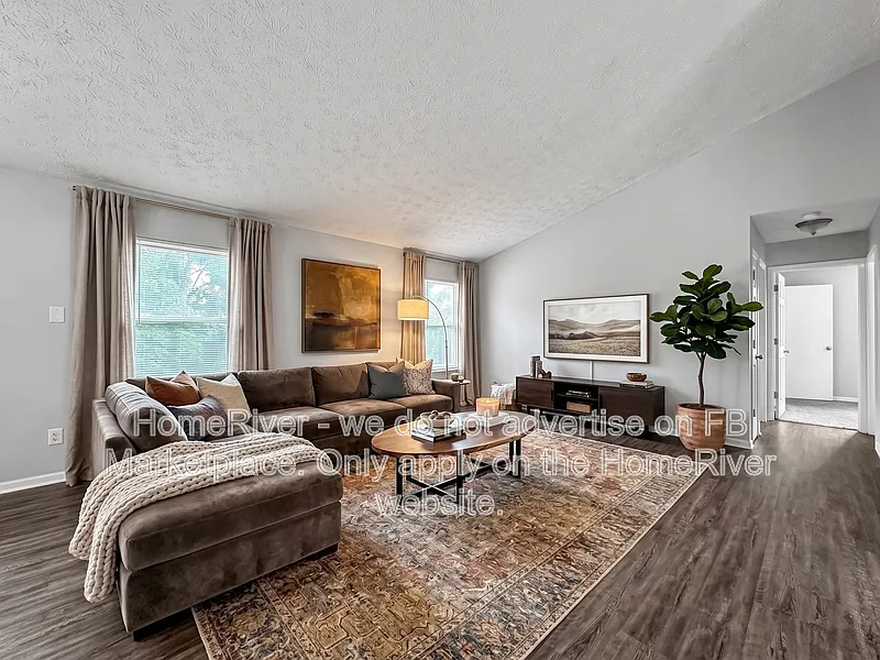 3 bed, 2.0 bath, 1224 sqft, $2,295 — Photo 2