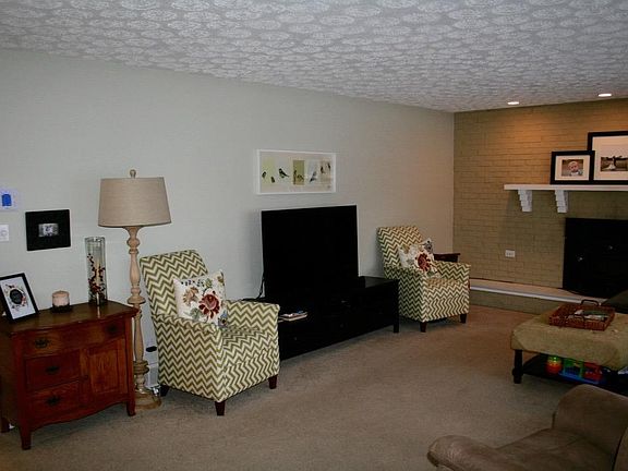 3rd image of 5360 Dee Alva Dr