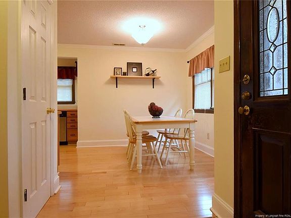 5th image of 588 Townhouse Ln