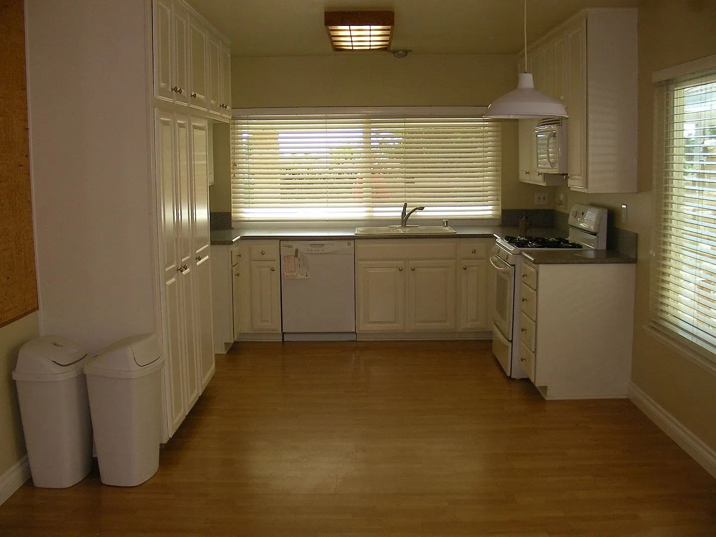 Freshly painted 4 Bedroom in MV!! — Photo 2