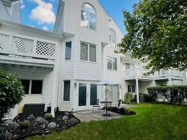 24109 Tana Ct, Farmington, MI 48335