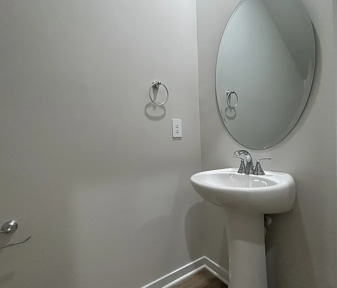 1012 Saint Lawrence Dr — Photo 6